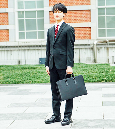 スーツ男性モデル