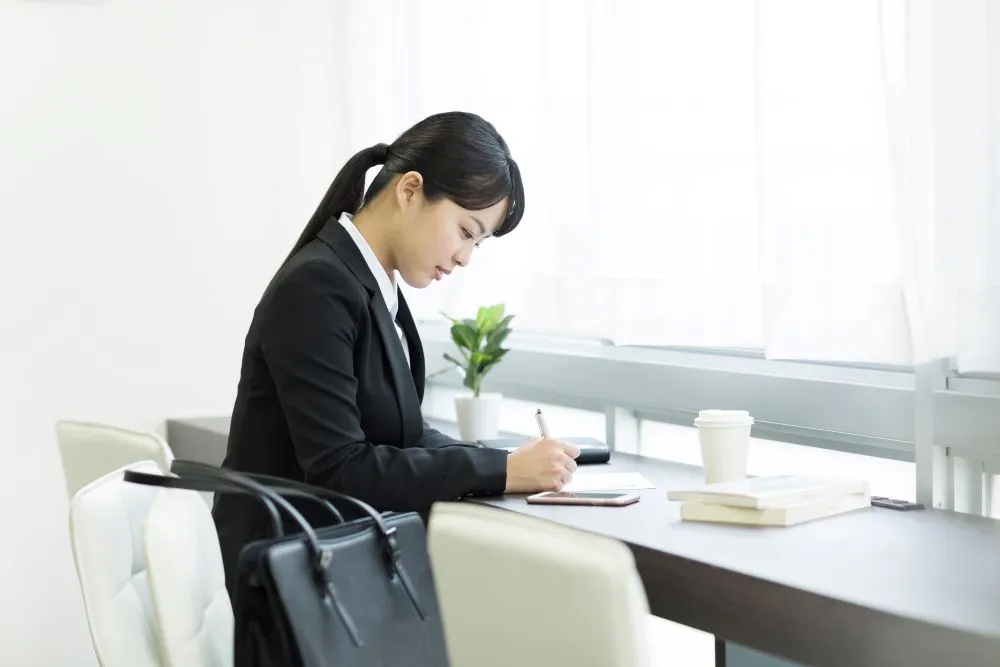 企業の印象に残るインターンシップの感想文を書くコツ