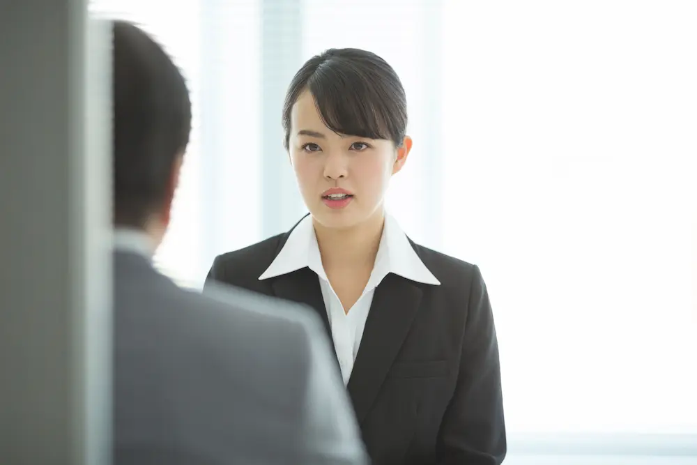 【回答例つき】圧迫面接とは？なぜ厳しい質問をされる？乗り切るための対処法を紹介