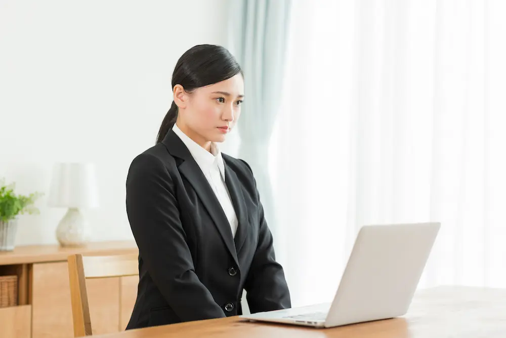 WEB面接の入退室のマナーは？