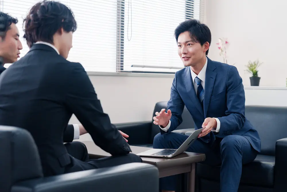 【職種研究】営業職とは？種類や仕事内容・向いている人の特徴を解説