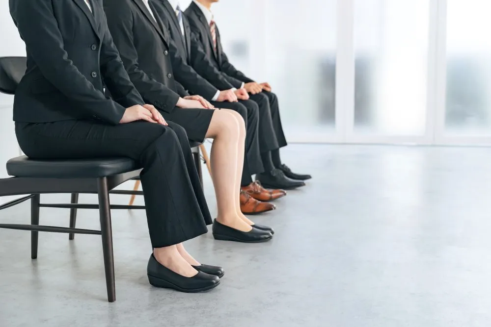 集団（グループ）面接とは？マナーやよく聞かれる質問・対策ポイントを解説