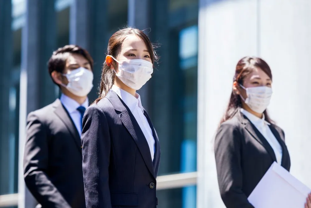 【就活】面接でマスクは外すべき？就活で迷わないマスクのマナーを解説