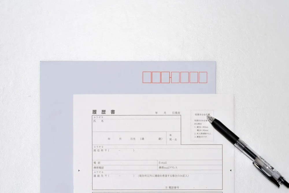 【新卒】履歴書のサイズはA4・B5どっち？選び方や印刷方法・とじ方を解説