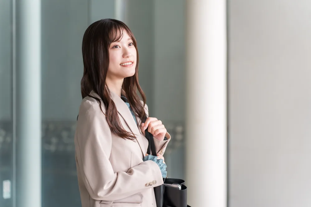 【新卒】面接の私服は何を着る？ケース別の服装マナーや選び方を解説