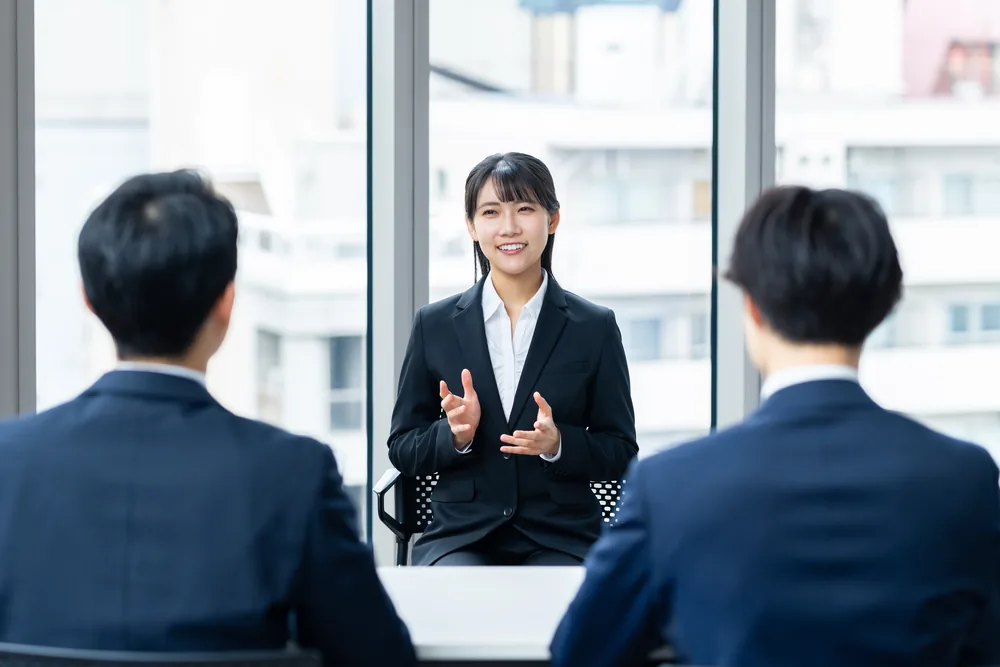 【新卒向け】面接の言葉遣い一覧！正しい敬語や頻出フレーズ・NG例を紹介